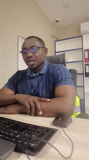 Toolbox Talk (TBT) being conducted prior to starting work this is exactly the right safety practice. | Charles Takor