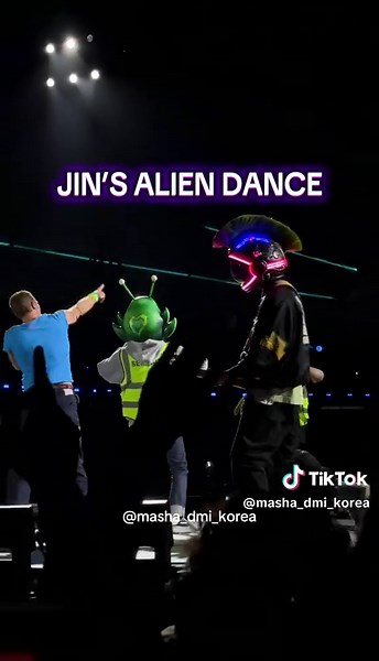 We are all aliens somewhere 🪐💫⭐️ #coldplay #coldplayconcert #btsjin #btsjinfancam #btsarmy #coldplaytour #coldplayseoul
