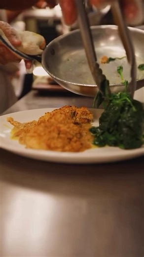 🍤🍋 Our Gamberi Oreganata shrimp with lemon, garlic, olive oil, and sautéed spinach is calling your name. Made with only the finest and freshest ingredients — this Mannino favorite is no less than extraordinary. #ManninosOfCommack 🎵 Live entertainment tonight! | Mannino's Italian Kitchen and Lounge