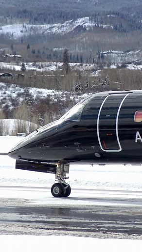 3.1K views | Arrive to Aspen in Style Après more in Aspen by flying on Aero. Our private terminals, curbside check-in, and quick luggage handling ensures you'll have more time to ski, shop, and enjoy time with family and friends. Leave the travel headaches behind and secure your seats. Book now on Aero.com | Aero | Facebook