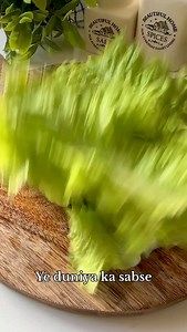 CHOPPED SANDWICH 🥬🍅🥒🥕🥦🫑 this is the healthiest and most delicious sandwich that you will ever have ❤️ It is so simple to prepare and once you try this out you are never going back to the basic sandwich. Here is the list of ingredients: Lettuce Onion Tomato Cucumber Avocado( for the creamy texture, you may also use hung curd) Bell peppers Chickpeas ( your choice of protein) Salt Pepper Chilli flakes Oregano Slices of bread Slices of cheese ( viral chopped sandwich,healthy sandwich recipe, e