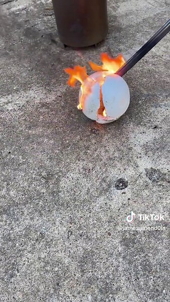 1000°F Knife vs Styrofoam Ball #fire #melting #fortheboys