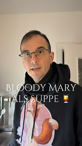 Bloody Mary-Suppe 🍹 Meine neueste Koch-Erfindung 👩🏻‍🍳 Nur echt mit Jamaica-Rum in der Hot Sauce, Habaneros, einer winzigen Löffel-Spitze erlesener Kräuter und natürlich Sellerie-Stangen 🥦 Prost! Euer Markito Dr. Mark Benecke mit Anmerkungen von Ines 🍸 (Habanero-Sauce von Elmar Herrmann) | Dr. Mark Benecke