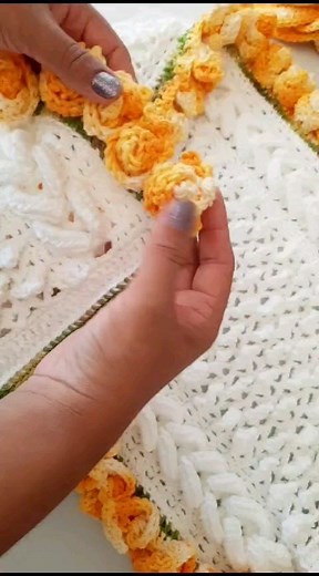 37 reactions · 16 shares | Boa tarde  #caminhodemesa #botões #feitoamao | Jane Crochêt página | Facebook