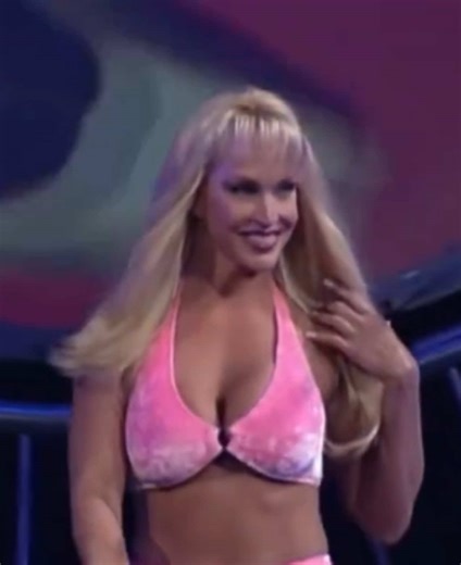 Debra’s entrance at WWF SURVIVOR SERIES 1999 #wwedivas #wweentrance #debra #wwe #womenswrestling