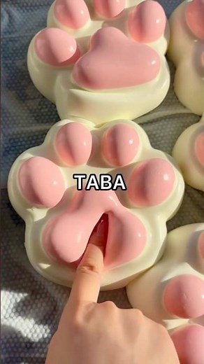 Reviewing VIRAL TABA SQUISHIES! 😱😳🍦*so satisfying*