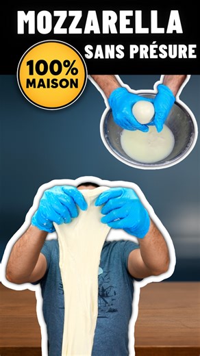 On voit cette recette partout : 👉 faire de la mozzarella maison avec seulement du lait et du vinaigre. Alors je l’ai testée pour vrai 👀 Sans présure. Sans équipement compliqué. Avec seulement 3 ingrédients. 🥛 Lait 🍶 Vinaigre 🧂 Sel Est-ce que ça donne une vraie mozzarella… ou juste un fromage qui y ressemble ? Je te montre tout le processus, du lait au résultat final, et je te dis honnêtement ce que ça vaut. 💬 Est-ce que toi, tu as déjà essayé cette version sans présure à la maison ? #mozza