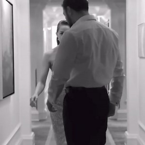 《Movie King Husband Defends First Love》 The director...