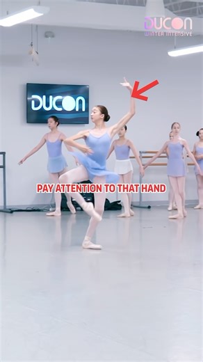 Common mistake to avoid in Saut de basque ⚡️ Pay extra attention to the arm 👀🔍 Catch the full demonstration and all the details by watching the FULL video ⏭️ SAVE this reel for future reference! 🗂️ | Runqiao Du Ballet Coaching