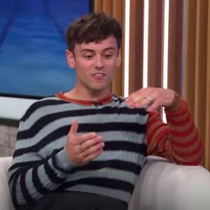 9.6K views · 57 reactions | Olympian Tom Daley says he took up knitting during the pandemic as a way to rest and recover from training: “It was my superpower to allow me to stop overthinking.” https://cbsn.ws/3MshHo6 | CBS Mornings | Facebook