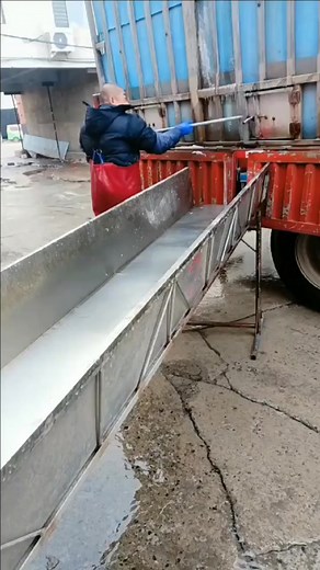 Efficient Liquid Transport Techniques in Industrial Settings