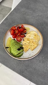 3.2K views · 1K reactions | Publicité | mon omelette parfaite et moelleuse  L’huile en spray que j’utilise tout le temps vient de chez @prozis ( 4 saveurs au choix ) Code promo : OHPETARD , il donne 10% sur tout le site ( sans minimum d’achat) + des cadeaux gourmands en fonction du montant de ton panier Ne clique pas sur goodies sinon ça annule la remise de 10% #prozis #codepromoprozis #prozisfood #codeprozis #prozisfrance @prozisfrance | Kyria Nichelatti | Facebook