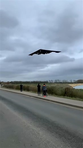 Why You Can’t Touch the B-2 Bomber😱