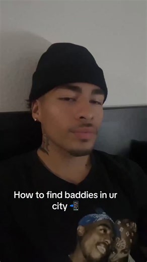 Texting Tips For Men! on Instagram: "Click here: Bro, let’s be real for a second. We’ve all been there, seeing those baddies around, but not knowing how to get their attention. It’s frustrating when you feel like you’re stuck in the friend zone or just getting left on seen all the time, right? 😔 I get it. Trust me, I’ve been there too. It sucks when you’re trying to make a move, but it feels like you’re hitting a brick wall. But here’s the thing: those baddies are just as insecure as the rest o