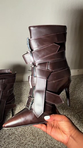 #azaleawang #akira #boots #heels #tiktokshop