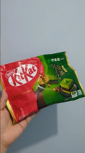 KitKat Ito En matcha chocolate flavor review in description | Japanese snacks