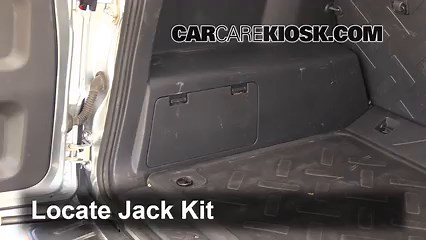 How To Jack Up a 2008 Toyota FJ Cruiser 4.0L V6