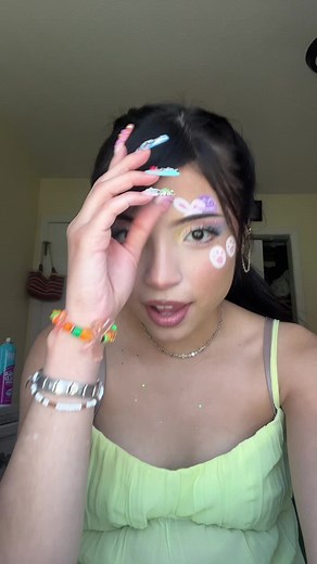 DIY Glitter Hair for Easter: Easy & Cute Makeup Look