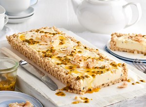 Passionfruit Crackle Cheesecake Slice