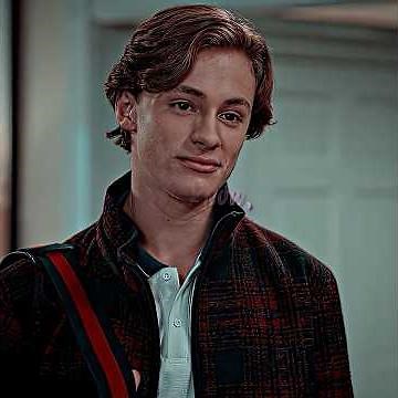 《American Housewife 》bros before hos or hos before bros.#edit #shorts