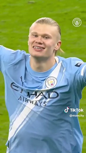 Erling Haaland Scores Amazing Goal for Manchester City