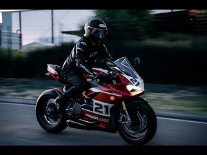 Ducati Panigale V2 Bayliss | FULL AKRAPOVIC | First Ride