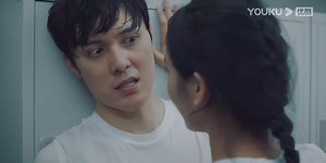 霸道美女闯进男更衣室，还看见他的性感内裤！ 😆Strange beauty broke into the men's changing room and saw his sexy underpants! 【盛装 Pride and Price】 #盛装 #PrideAndPrice 📺Watch【Pride and Price】on YouTube 👉https://bit.ly/3ssZCNX 💕Join YOUKU YouTube Membership to watch more episodes in advance 👉http://bit.ly/youkumembership 💜Shop officially licensed merch of your favorite YOUKU programs 👉https://bit.ly/KOITAKEfb #YOUKU #优酷 | 优酷Youku