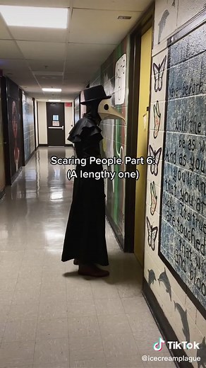 SCP-049 Cosplay: Halloween Scare Prank Fun