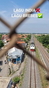 2.1M views · 30K reactions | LAGU INDIA ❌️ LAGU BREBES ✅️ Pokoke jajanan jadul memang mantul Nganggo headset luih mantep藍 Jika enak bagikan video ini ke tetangga kalian | Irwan Irawan Brebes | Facebook