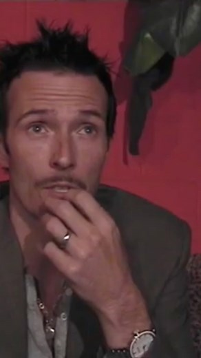 Today marks ten years since Scott Weiland’s passing. A decade without one of rock’s most distinctive voices, yet his impact is still felt in every corner of the community he helped shape. Scott left behind a body of work that moved people, challenged people, and stayed with them long after the moment passed. From STP to Velvet Revolver to his solo catalog, he pushed sound, style, and performance into places only he could go. To mark this anniversary, we’re opening up the comments to the people w