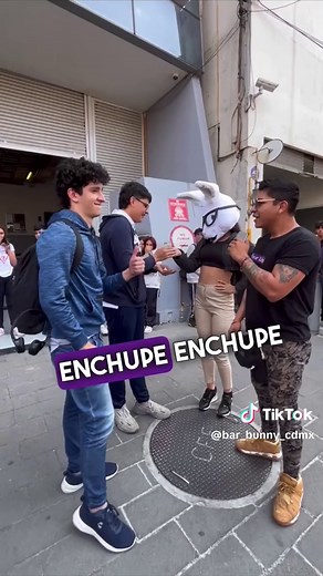 Premios y Regalos en el Bar Bunny de CDMX