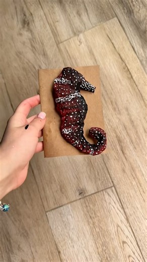 😍🐬🥹 Making a baby SEAHORSE for my wall 🪸 Cardboard Craft 🫧 DIY Shark Tutorial #cardboard #diy