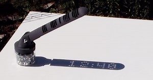 3D-Printed Sundial Displays Time Like A Digital Clock
