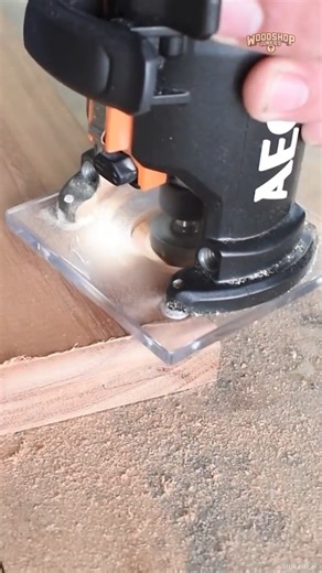 Look at how smooth this compact router is... #compactrouter #18voltrouter #aegridgid #ridgidtools | Woodwork Junkie