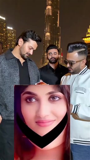 @Zam Zam brothers official @zam zam perfume @ZamZam Brother’s Official #plzanfarezmayacaoant #foryoupage #viralvideo #plzunfrezemyaccount