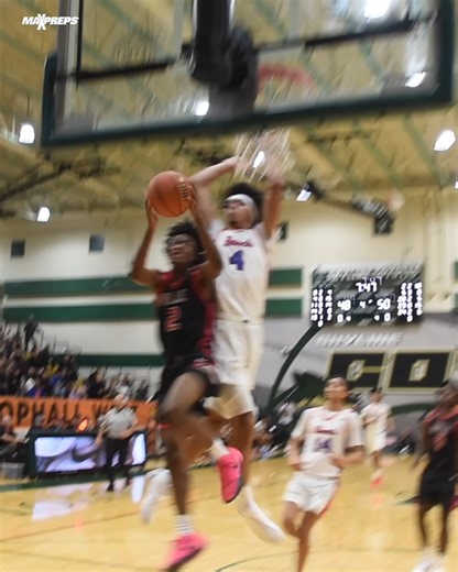Rainier Beach (WA) defeated Duncanville (TX) 74–70 at Hoophall West 2026 in Mesa, Arizona, behind a 33-point, 14-rebound, and 6-block performance from Tyran Stokes, the nation’s top recruit in the Class of 2026.🌵🏀 Team Page ⬇️ https://www.maxpreps.com/wa/seattle/rainier-beach-vikings/basketball/ | MaxPreps