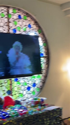 @Mon Laferte es el ejemplo perfecto de una voz que no es nasal, y aunque en ocasiones pueda utilizar el twang, no lo hace en exceso. Tiene un perfecto uso de la voz de pecho y cabeza 🩵 #otranochedellorar #monlaferte #vocalcoach