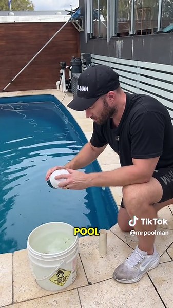 Fiberglass Pool Treatment with Granulated Chlorine