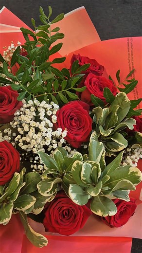 1.5K views · 32 shares | Our roses are sourced from only the best growers via our flower wholesalers in Holland. We pride ourselves on using only the best quality. We can get most colours. It's advised to order in advance to avoid disappointment. Call 01495 310400 to order ♥️李勺懶 #robertsfloristbrynmawr #freshflowers #flowers #flypシ #TopFans #topquality #roses #roselover | Robert's Florist Brynmawr | Facebook