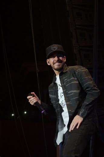 Linkin Park Live Debut New Song “Heavy Is The Crown" During Hamburg Show -