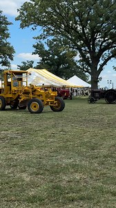 Caterpillar grader running 😎 Antique tractor and steam engine show Manhattan Illinois tractor show#tractors #tractor #farmlife #farmers #tractorshow #caterpillar #heavyequipment | Someplace or Another