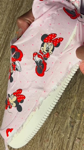Minnie Mouse Clubhouse ASMR Kicks❤️🐭 #Minniemouse #minniemousebirthday #asmr #shoeslover | Richy Customs