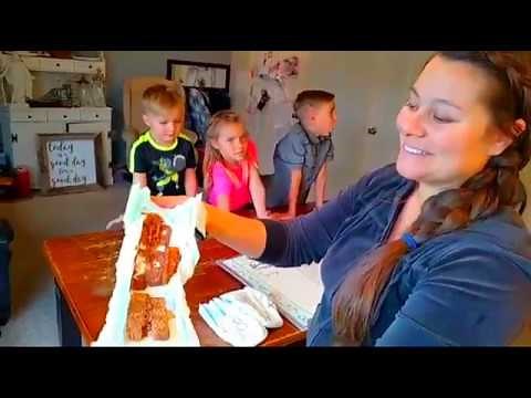 💩👶Poopy Diaper Candy Bar Challenge!😜