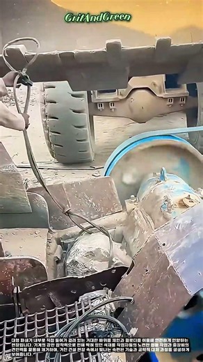 중장비로 기계 속 석재 인양 #process #extraction #wheelloader #industry #engineering