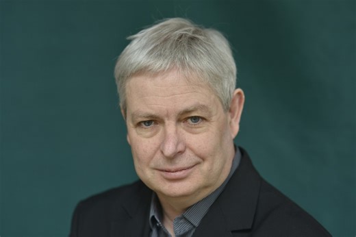 Jonathan Coe: depuis le Brexit, on assiste à une "bousculade pour le pouvoir" | RTS