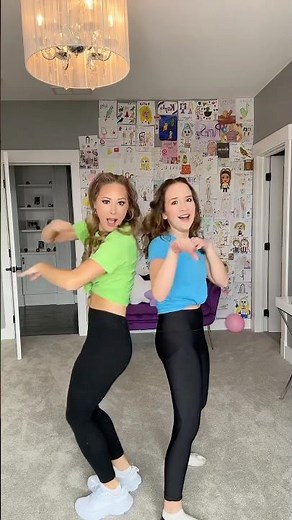 KAYLA & KALLI APT DANCE TREND 💙💚 #shorts