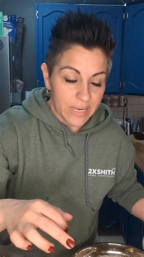 🍪 Banana Protein Cookies (3-Ingredient Base Boost) Sometimes simple wins 👏🏻 These cookies are made with: • 3 mashed bananas • 1 cup rolled oats • 1 heaping tbsp peanut butter (or any nut butter) • 1/3–1/2 cup chocolate chips • 1–2 scoops protein powder Stir it all together. Scoop into 12 cookies. Bake at 350° for 15 minutes. That’s it. No flour. No added sugar. No overthinking. You get: ✔ Fiber ✔ Protein ✔ Steady energy ✔ Fruit ✔ And yes… chocolate 😌 They’re perfect for: After workouts Midda