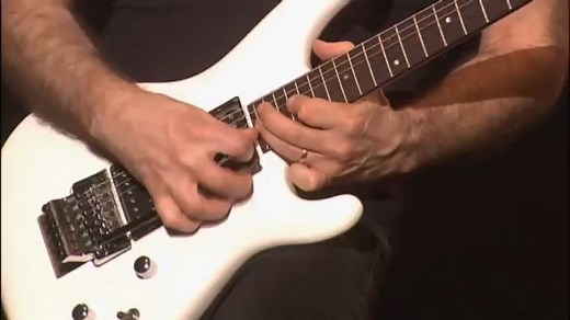 Joe Satriani（乔赛奇尼） - Surfing with the Alien (现场版LIVE!)