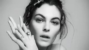 Eine neue Art, Tiffany zu tragen. Ein strahlender und sinnlicher Duft. #AllYouNeed #TiffanyFragrance | Tiffany & Co.