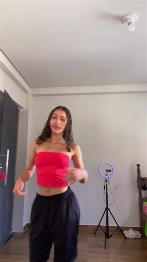 Os vídeos de Érika👑 (@erika__sx_) com CHANEL - Tyla